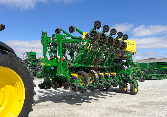2023 John-Deere 1795