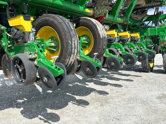 2023 John-Deere 1795