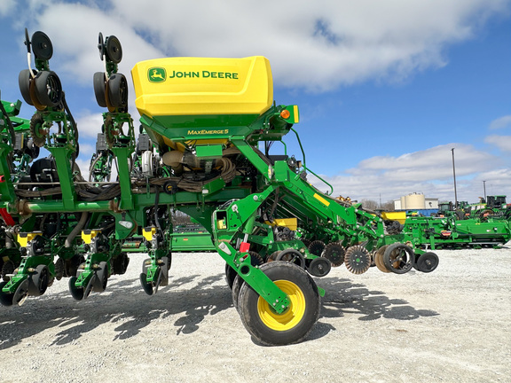 2023 John-Deere 1795