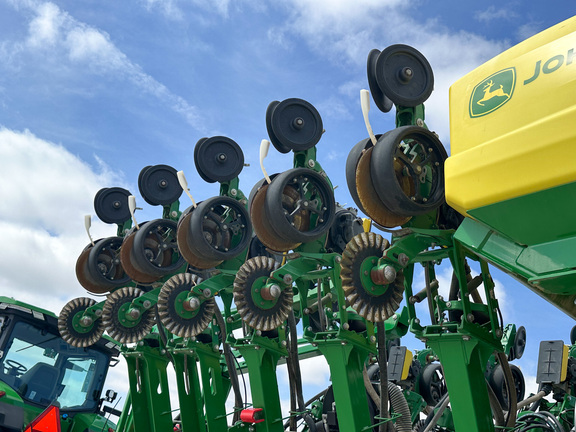 2023 John-Deere 1795