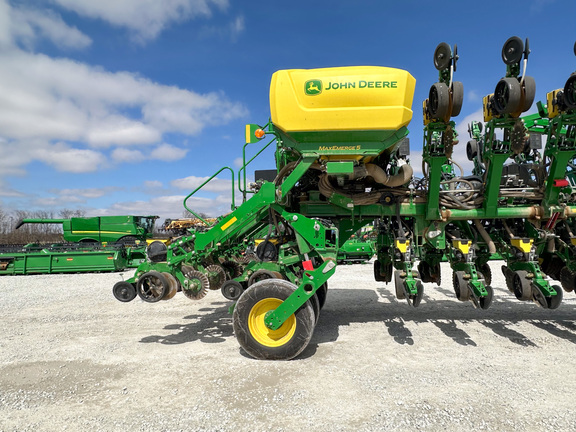 2023 John-Deere 1795