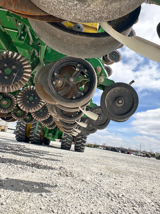 2023 John-Deere 1795