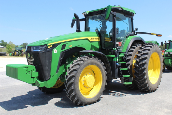 2025 John Deere 8R 230 Photo 1