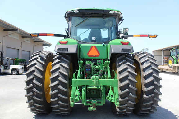 2025 John Deere 8R 230 Photo 5