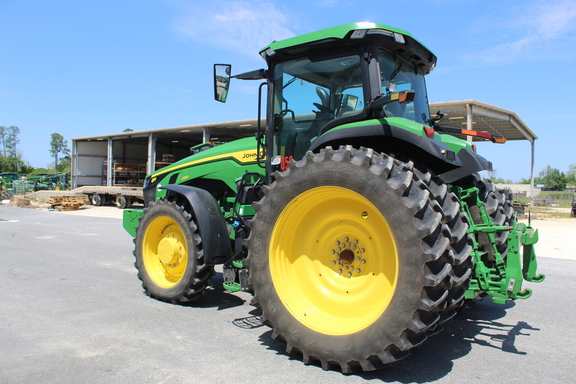 2025 John Deere 8R 230 Photo 6