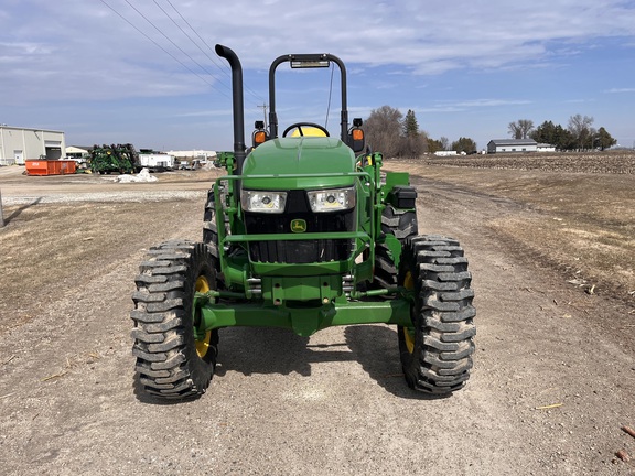 2017 John Deere 5065E - Photo2