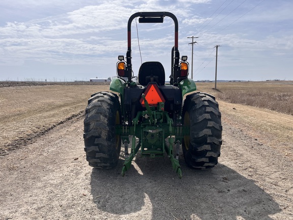 2017 John Deere 5065E - Photo6