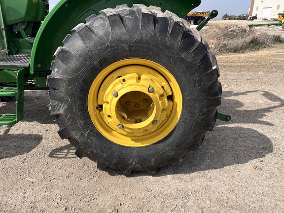 2017 John Deere 5065E - Photo19