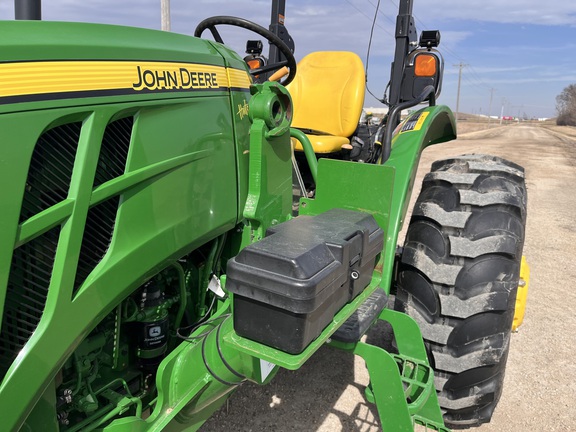 2017 John Deere 5065E - Photo26