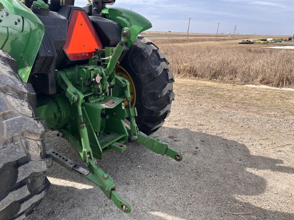 2017 John Deere 5065E - Photo32