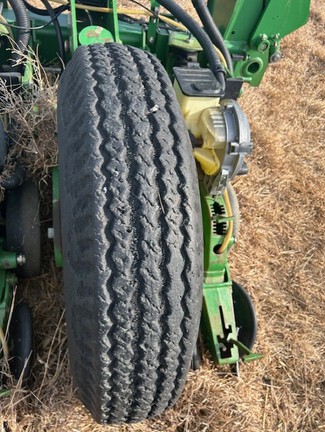 2004 John Deere 1770NT CCS (23rd thumbnail)