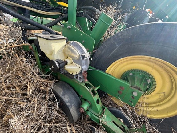 2004 John Deere 1770NT CCS (15th thumbnail)