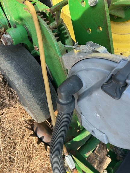 2004 John Deere 1770NT CCS (6th thumbnail)