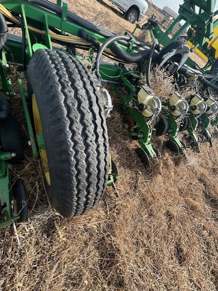 2004 John Deere 1770NT CCS (17th thumbnail)
