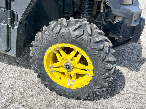 2023 John-Deere XUV865R