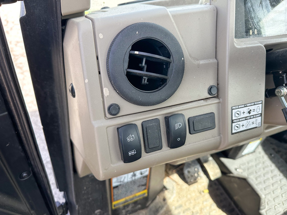 2023 John-Deere XUV865R