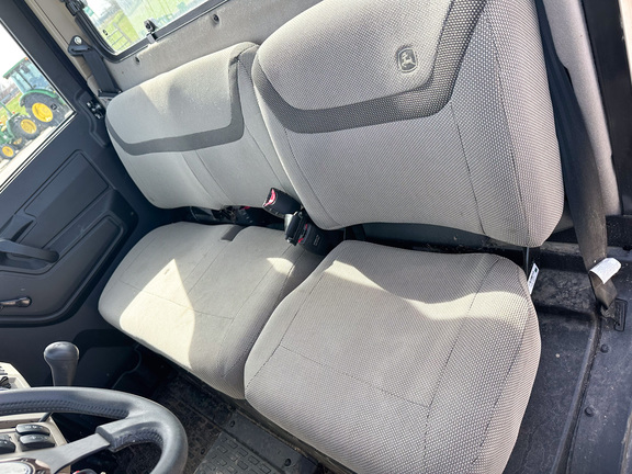 2023 John-Deere XUV865R