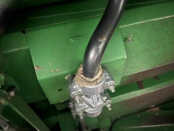 Used 1995 John Deere 9600 Combines at Horizon Ag & Turf in High Prairie, AB - Photo6