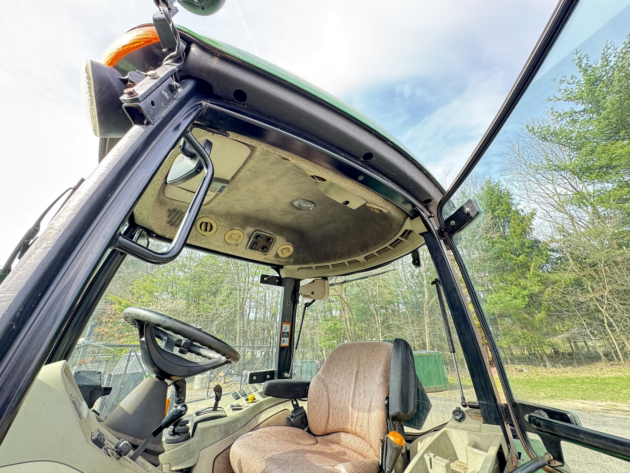 2012 John Deere 4720 Image 11