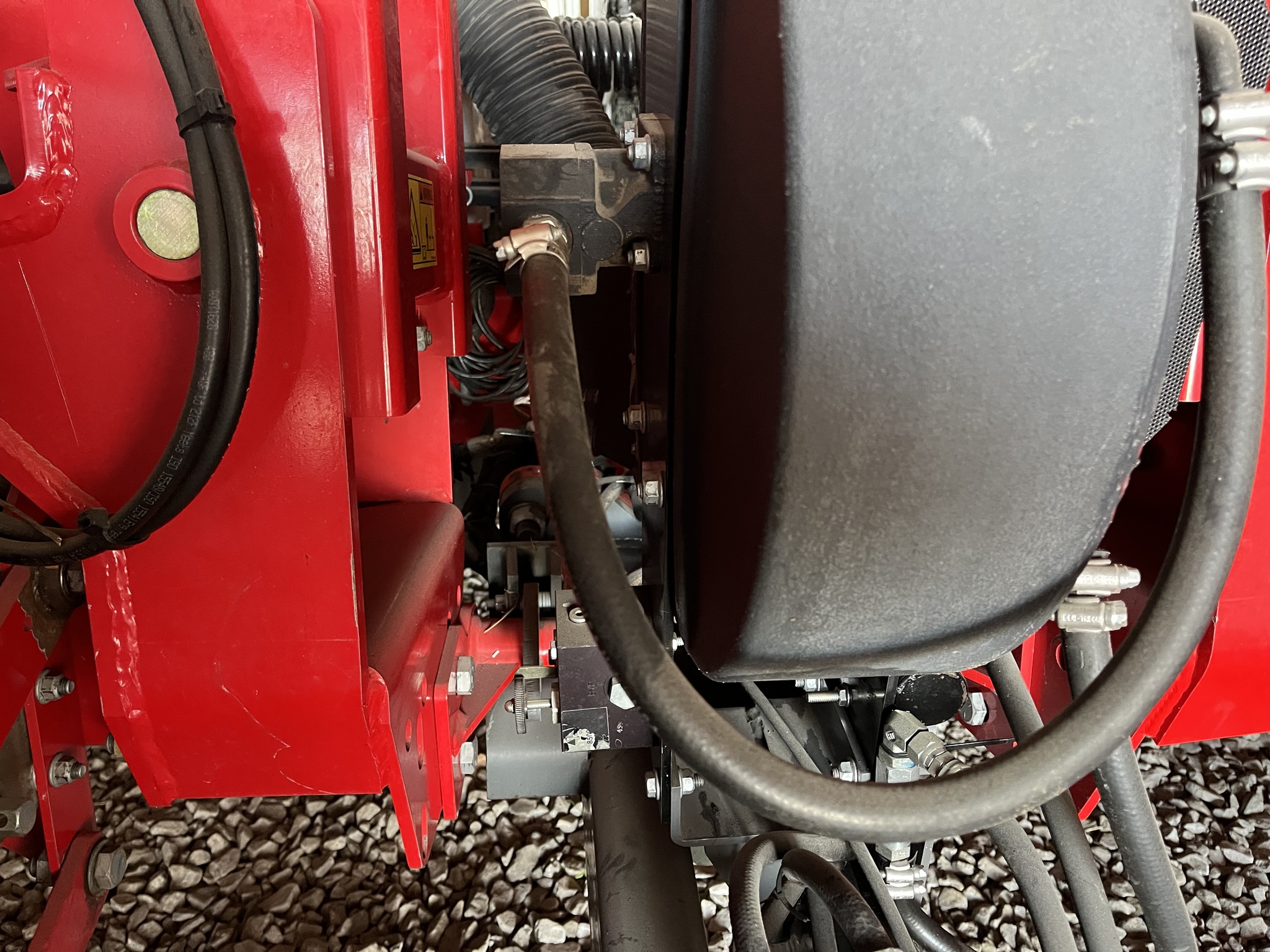  2020 White 9222 at Heritage Tractor in Clinton, MO