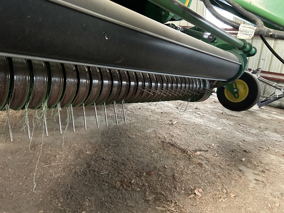 2024 John Deere 561R (7th thumbnail)