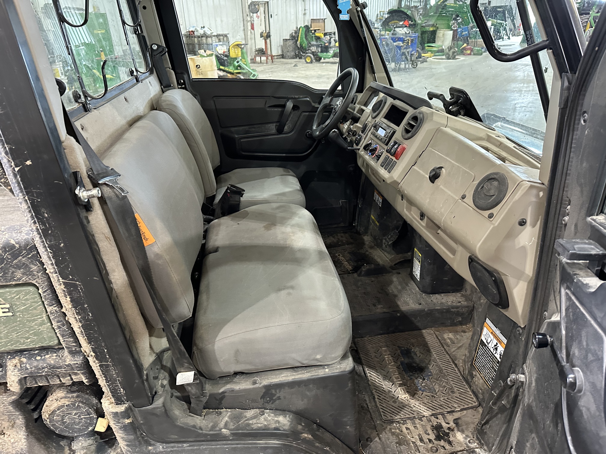  2022 John Deere XUV 835R at Heritage Tractor in Joplin, MO