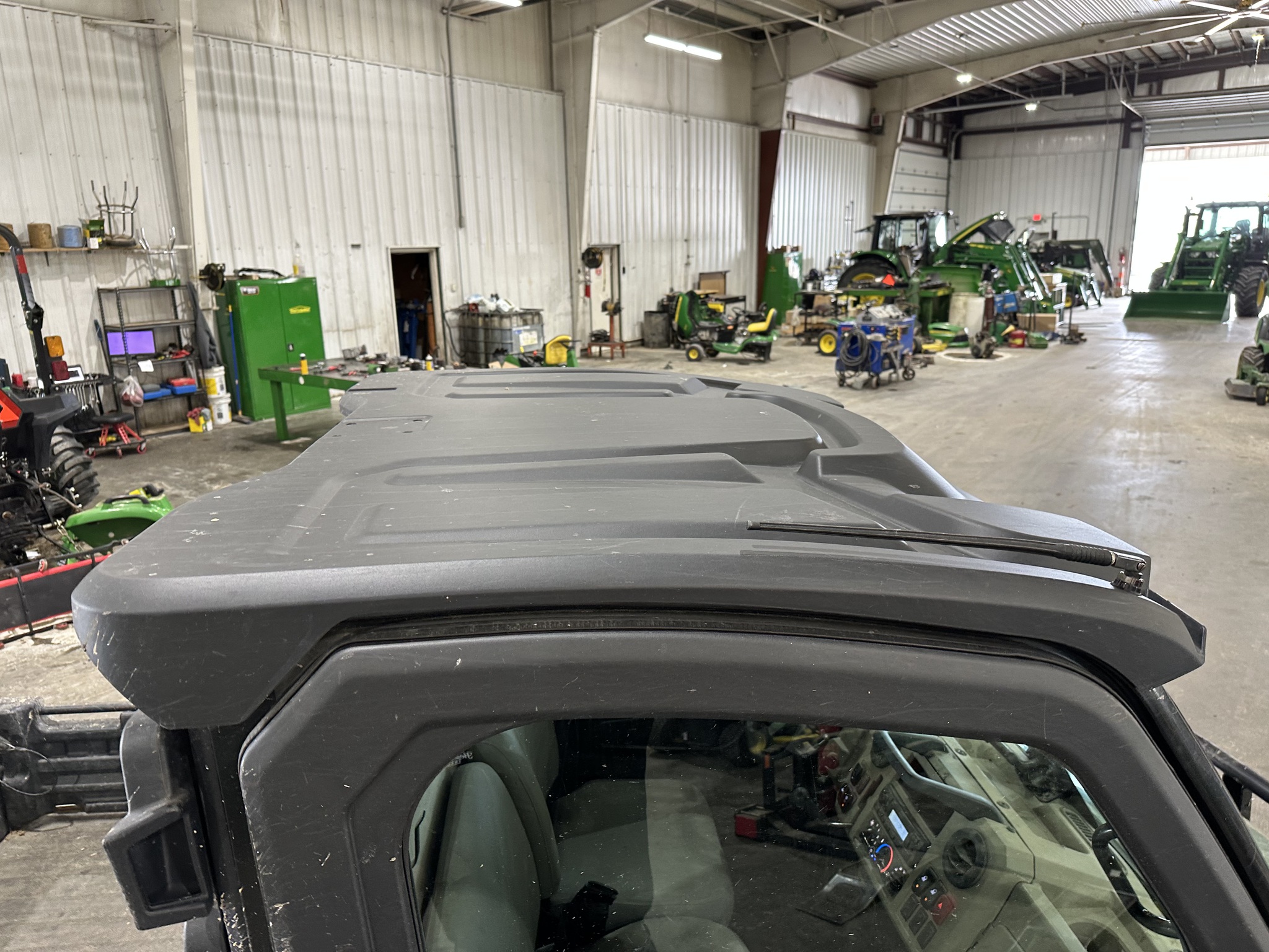  2022 John Deere XUV 835R at Heritage Tractor in Joplin, MO