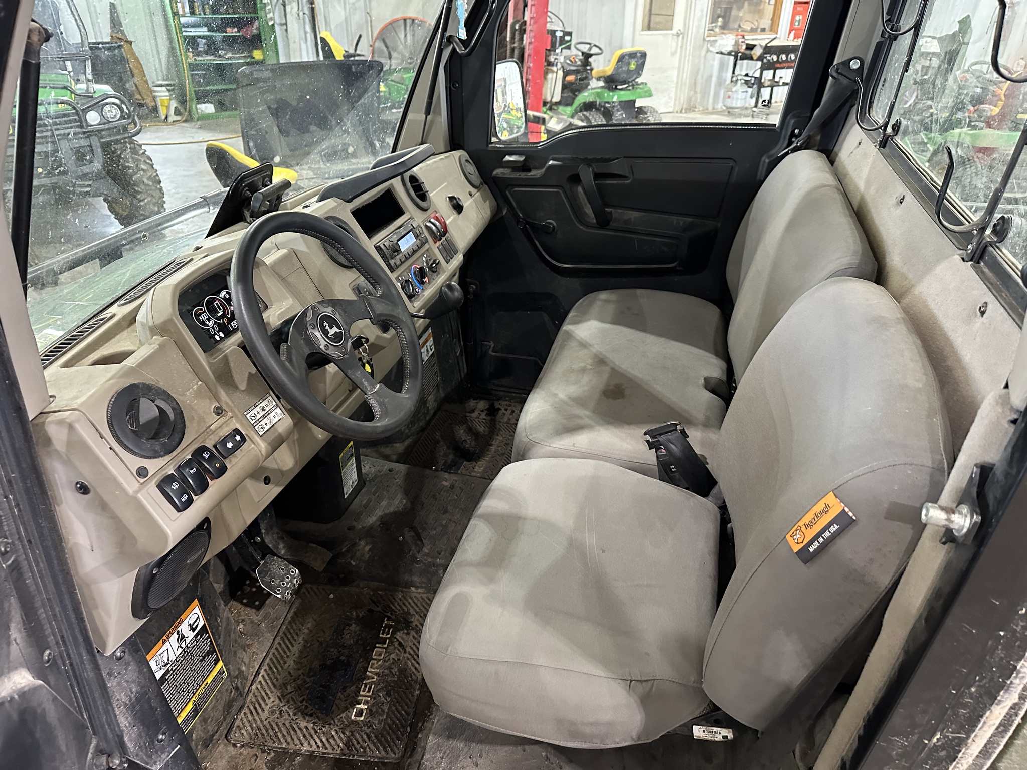  2022 John Deere XUV 835R at Heritage Tractor in Joplin, MO