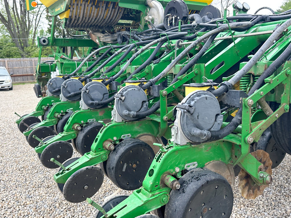 2004 John-Deere 1790