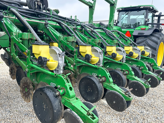2004 John-Deere 1790