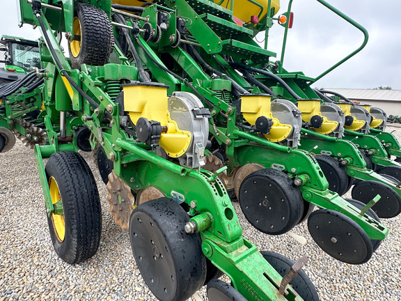 2004 John-Deere 1790