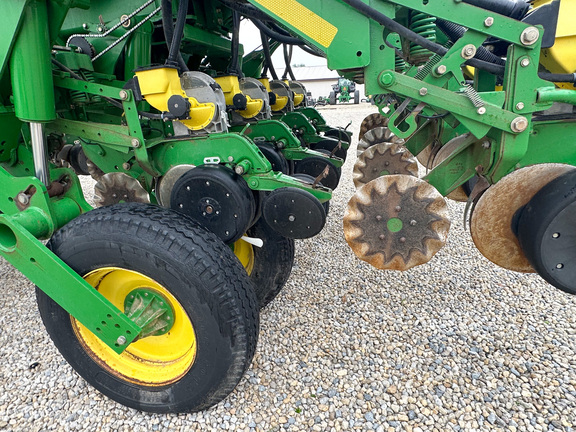 2004 John-Deere 1790