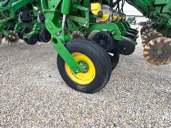 2004 John-Deere 1790