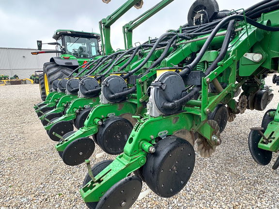 2004 John-Deere 1790