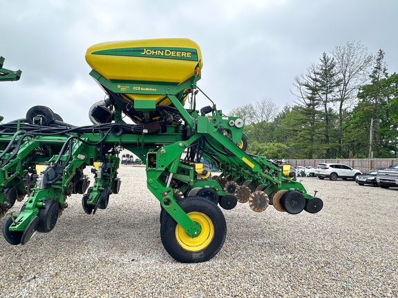 2004 John-Deere 1790