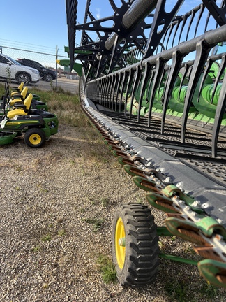 Used 2025 John Deere HDR 35 Combine Platforms at Horizon Ag & Turf in Edmonton West, AB - Photo6