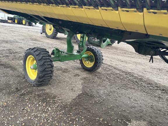 Used 2025 John Deere HDR 35 Combine Platforms at Horizon Ag & Turf in Edmonton West, AB - Photo16