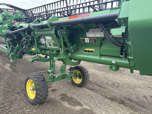 Used 2025 John Deere HDR 35 Combine Platforms at Horizon Ag & Turf in Edmonton West, AB - Photo19