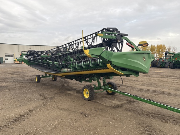 Used 2025 John Deere HDR 35 Combine Platforms at Horizon Ag & Turf in Edmonton West, AB - Photo1