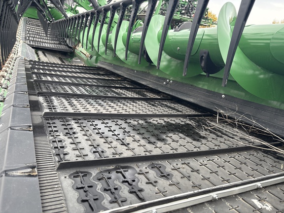 Used 2025 John Deere HDR 35 Combine Platforms at Horizon Ag & Turf in Edmonton West, AB - Photo20