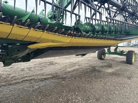 Used 2025 John Deere HDR 35 Combine Platforms at Horizon Ag & Turf in Edmonton West, AB - Photo22