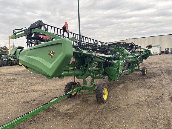 Used 2025 John Deere HDR 35 Combine Platforms at Horizon Ag & Turf in Edmonton West, AB - Photo2