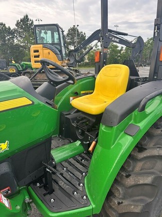 2025 John Deere 4044M-5