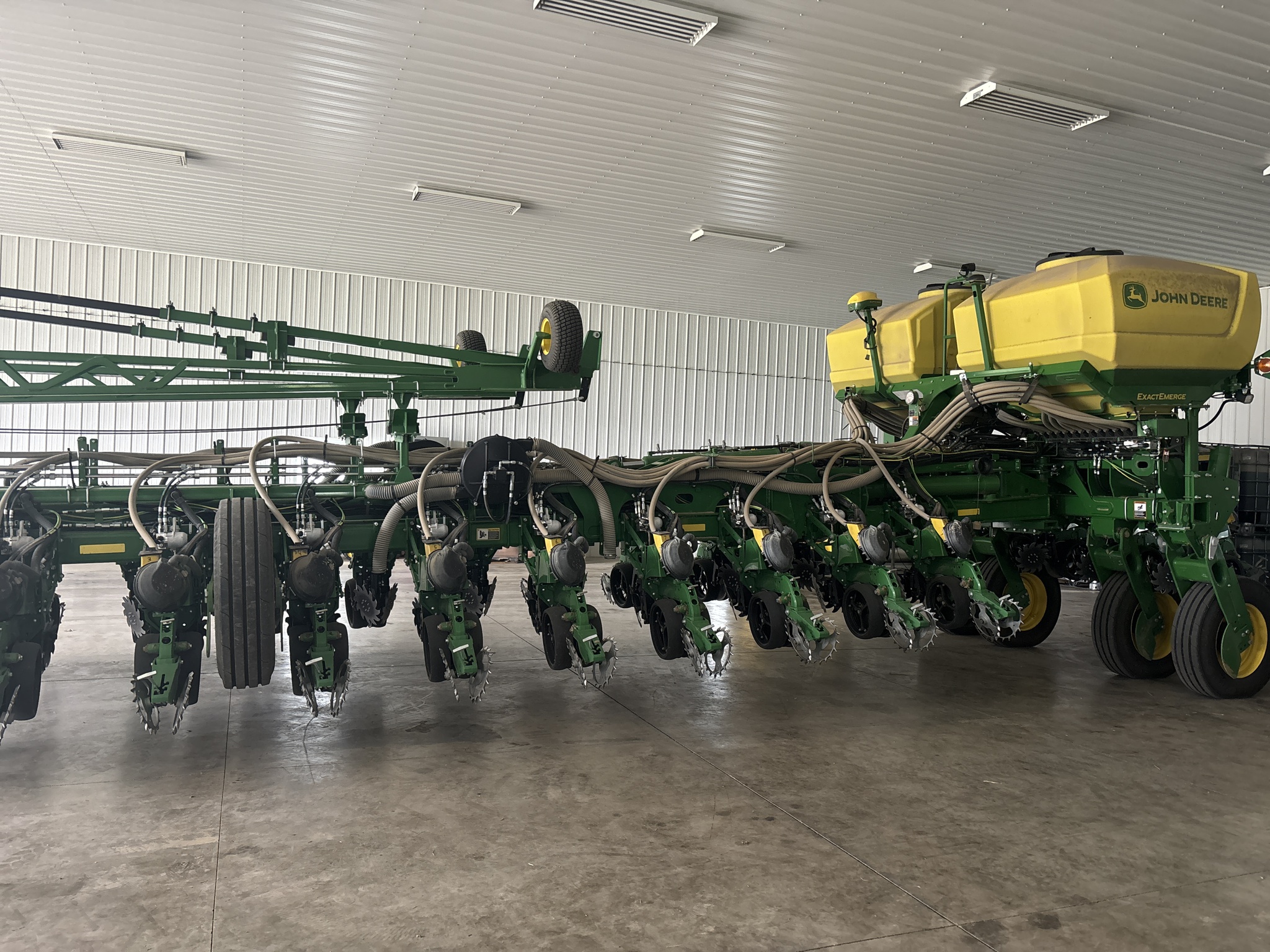 Used 2023 John Deere 1775 Planters: Drawn at Koenig Equipment in Urbana, OH - PhotoXL3