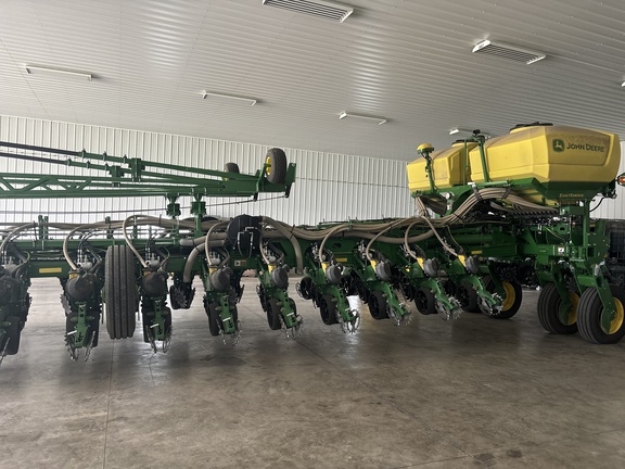 Used 2023 John Deere 1775 Planters: Drawn at Koenig Equipment in Urbana, OH - Photo3
