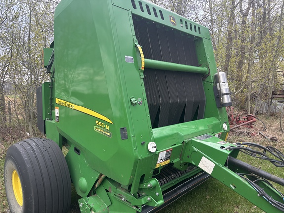  John Deere 560M