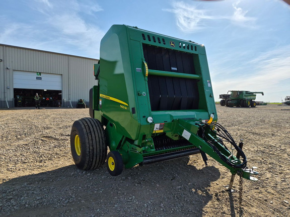 John Deere 560M
