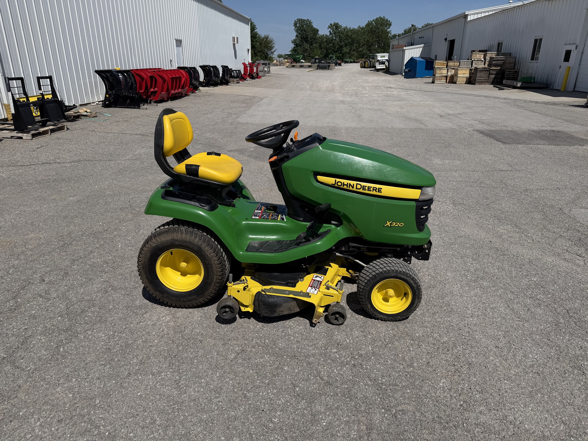 2012 John Deere X320 Image 3