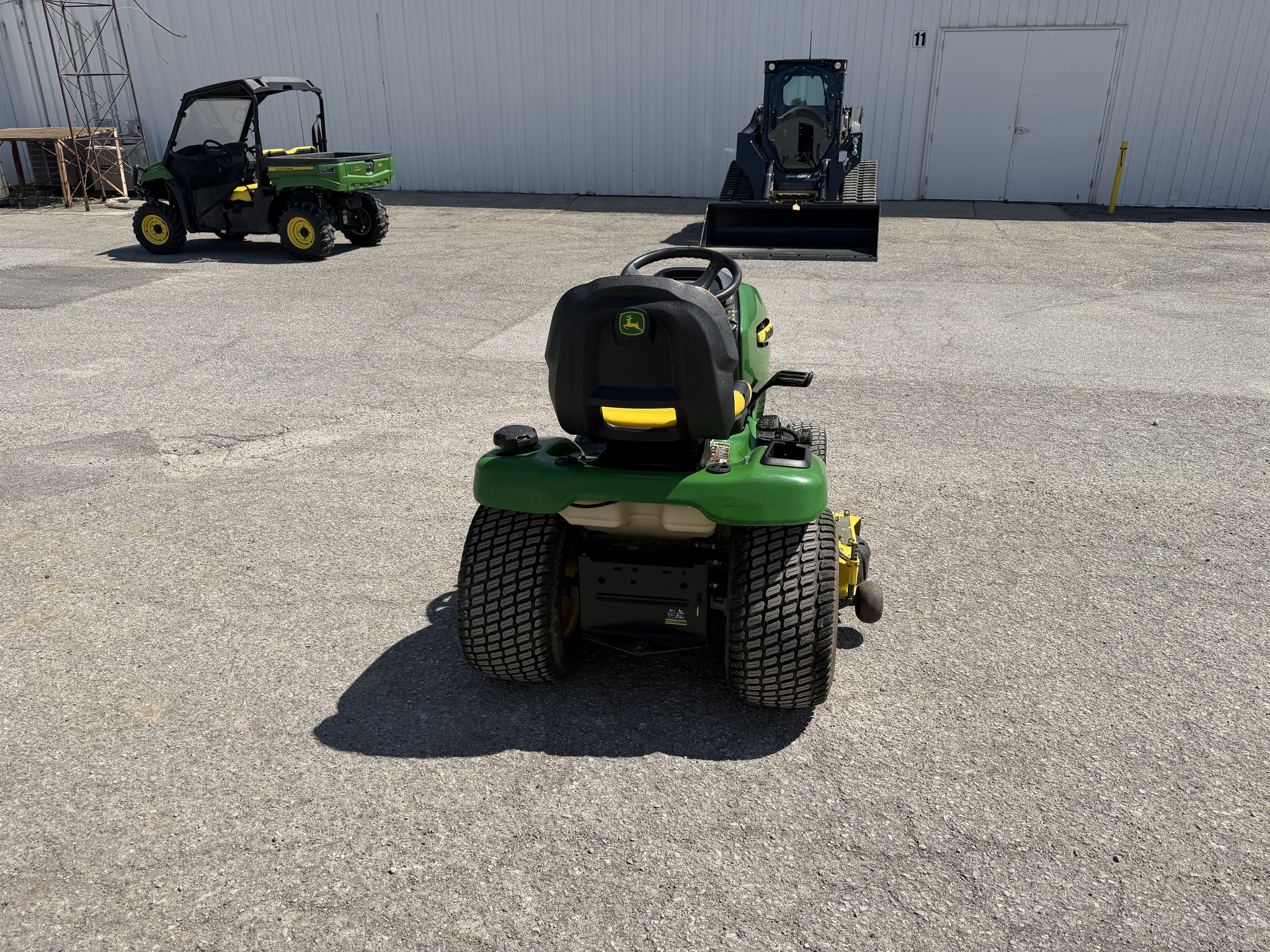2012 John Deere X320 Image 7