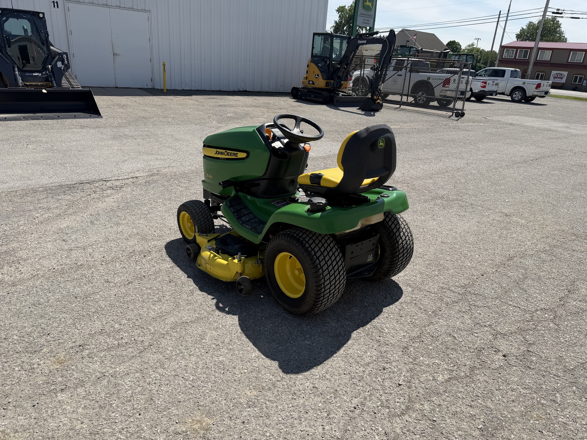 2012 John Deere X320 Image 8
